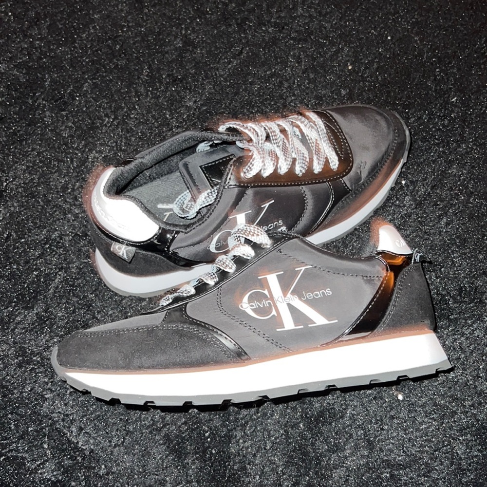 Women's Cayle Logo Casual Lace-Up Sneakers